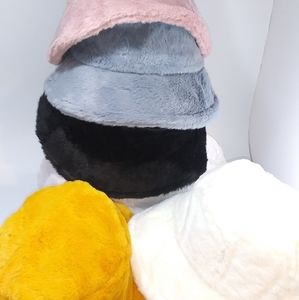 1/$15 FUR BUCKET HATS(ONLY BLACK)